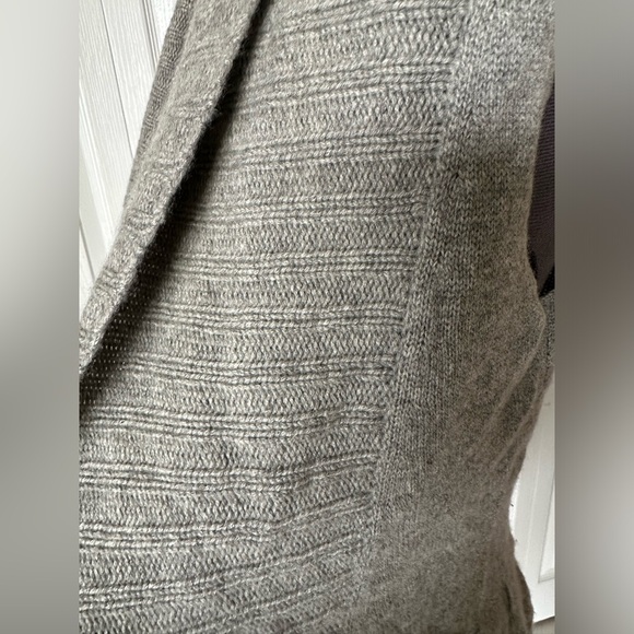 Theory 100% cashmere open vest in grey - Picture 3 of 6